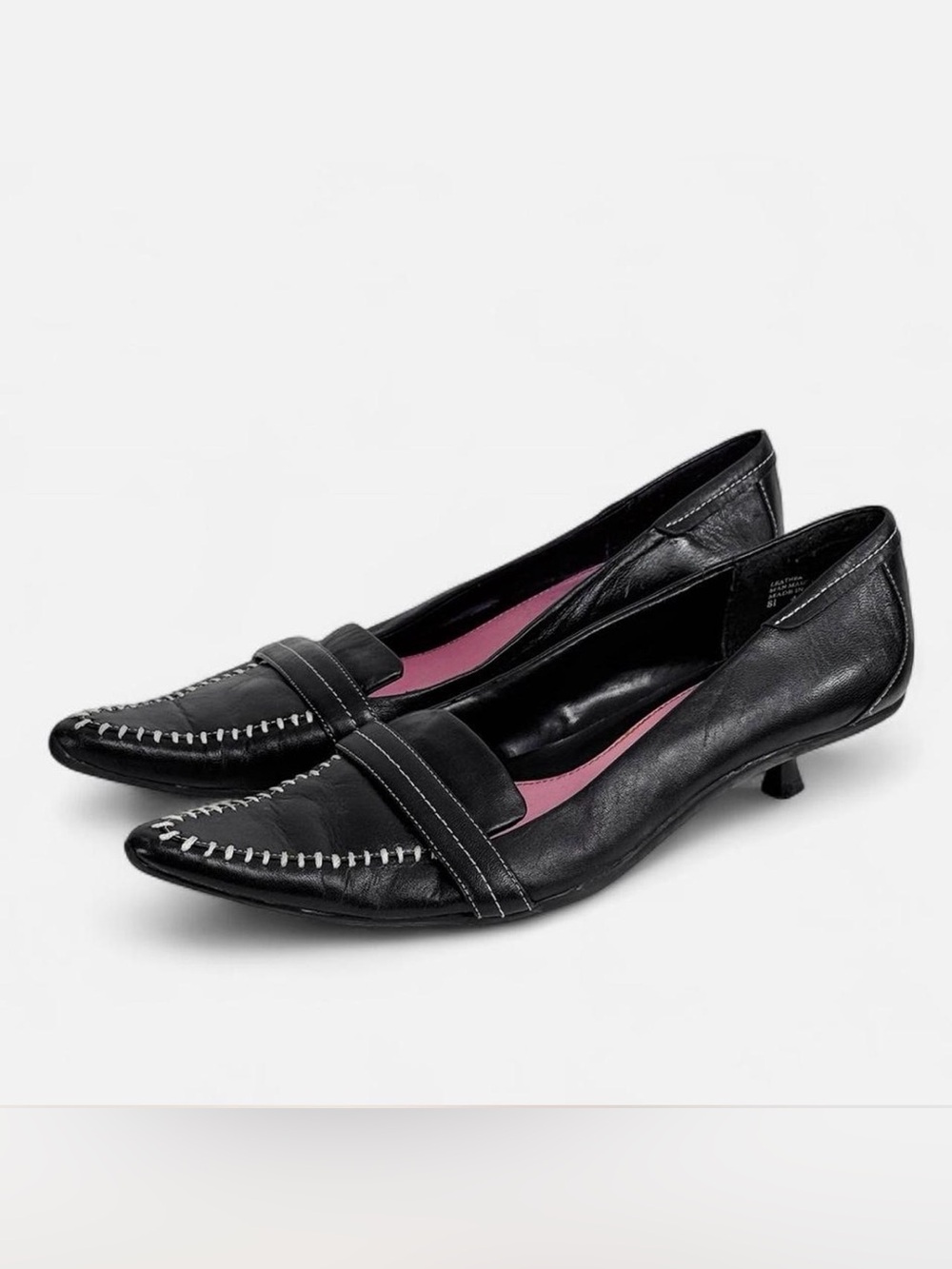 Y2K Kenneth Cole Reaction black leather kitten heels with exaggerated point